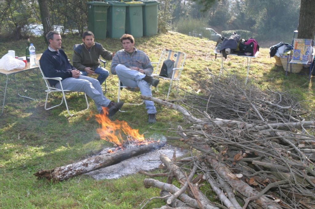 Els focs que es fa en un imatge de l'aplec de 2004