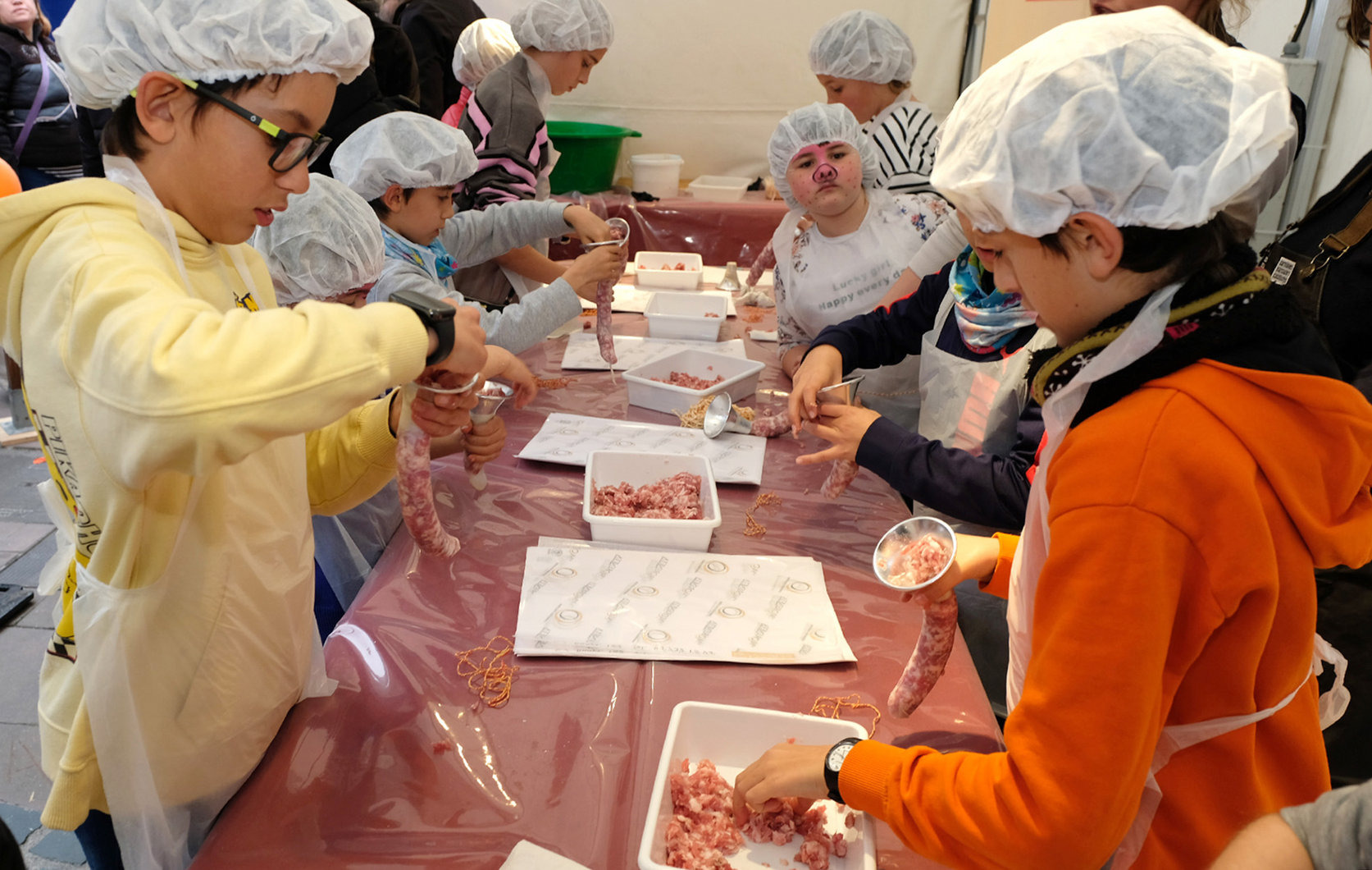 Un taller de la fira de la botifarra